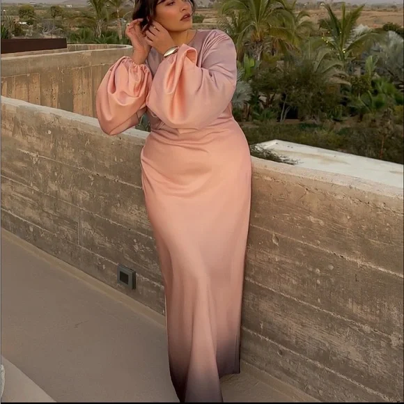 Elegant Pink Backless Dress - Picture 12 of 12